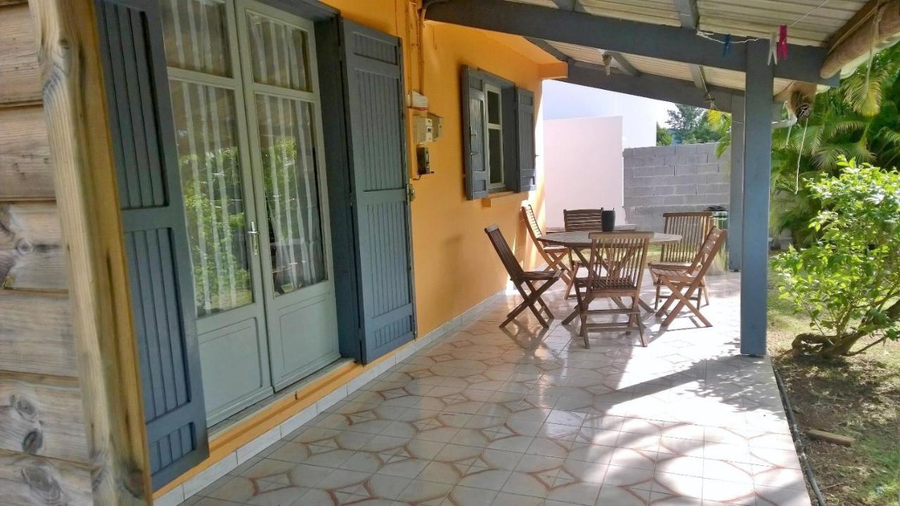 Les Bungalows Du Mont-Auban Sainte-Clotilde Exterior foto