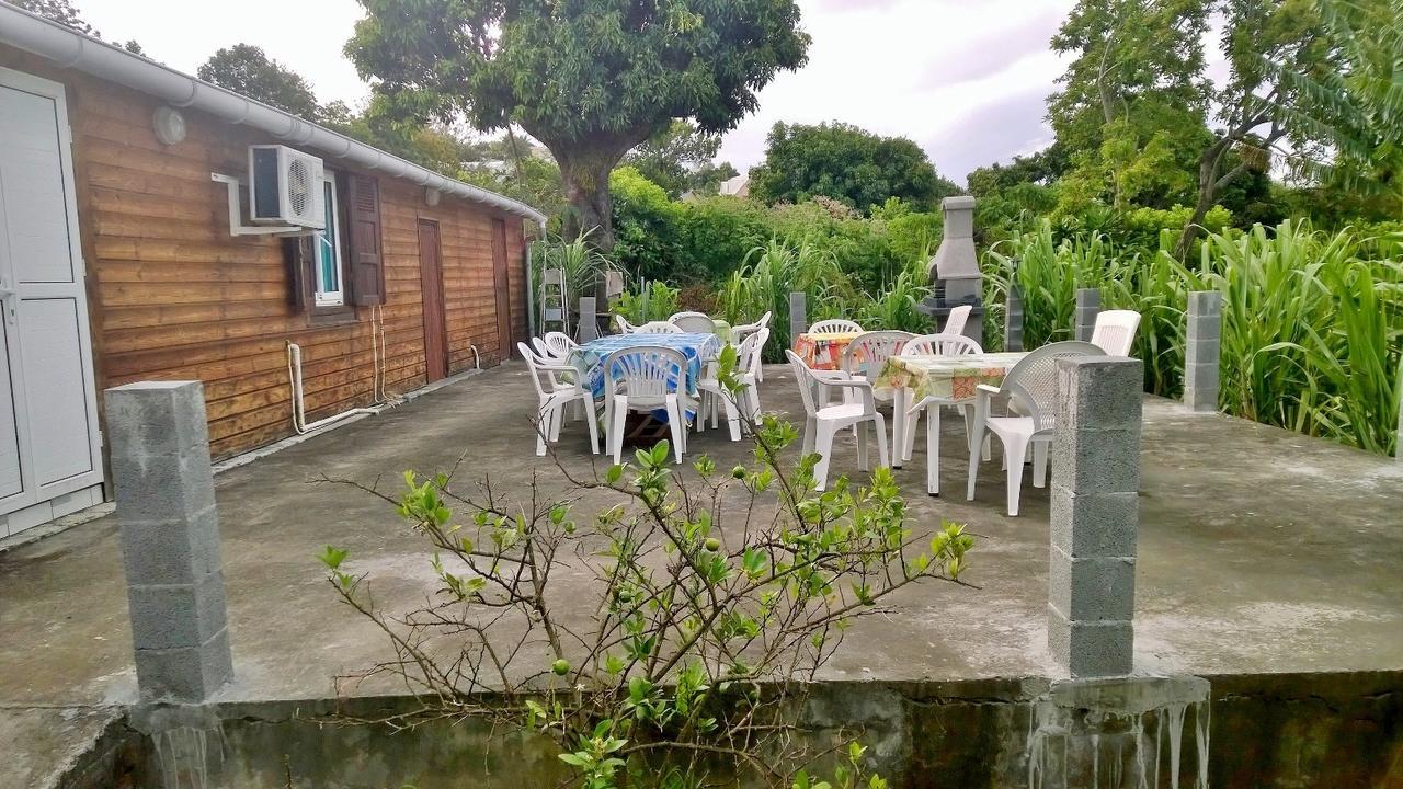 Les Bungalows Du Mont-Auban Sainte-Clotilde Exterior foto